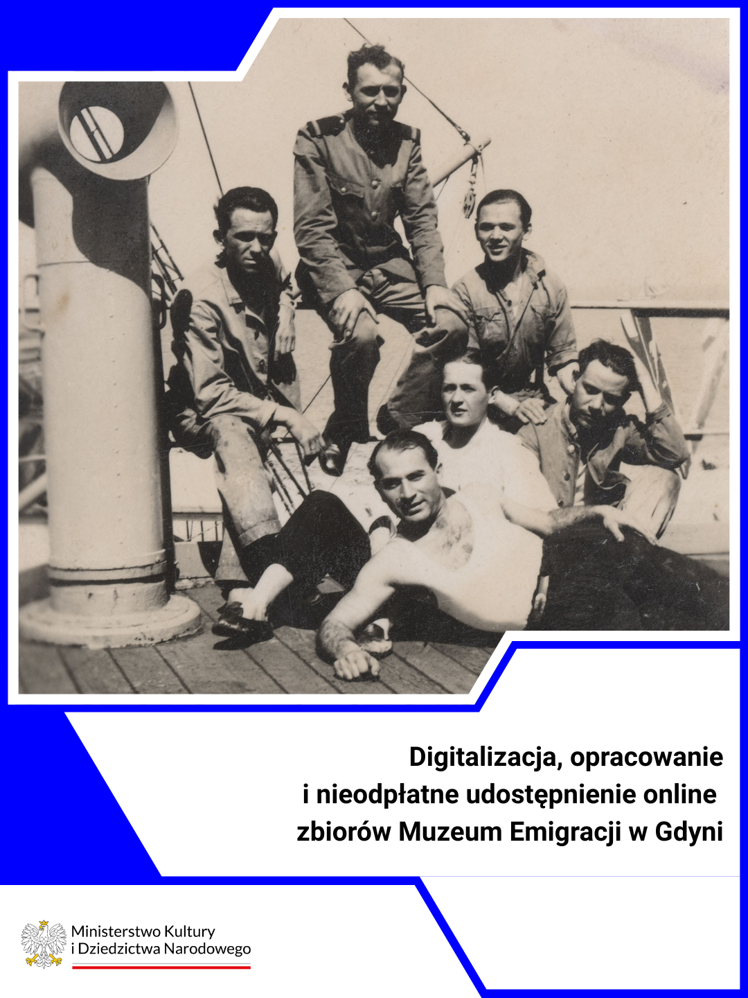 zdjęcie przedstawiające 6 mężczyzn na pokładzie statku. Najwyżej z nich, w mundurze, siedzi Alfons Hennig – starszy ochmistrz na polskich transatlantykach: s/s „Pułaski”, m/s „Chrobry”, s/s „Polonia” i m/s „Batory”. Obiekt pochodzi z kolekcji Wandy Hennig